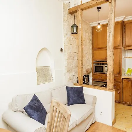 Charming With Terrace In The Heart Of The 17th Parigi